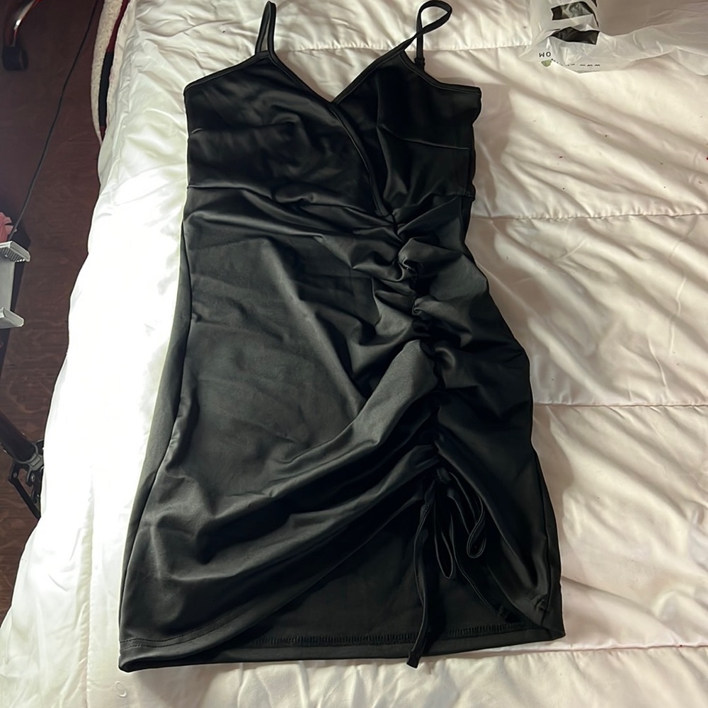 Nice black dress it’s a small